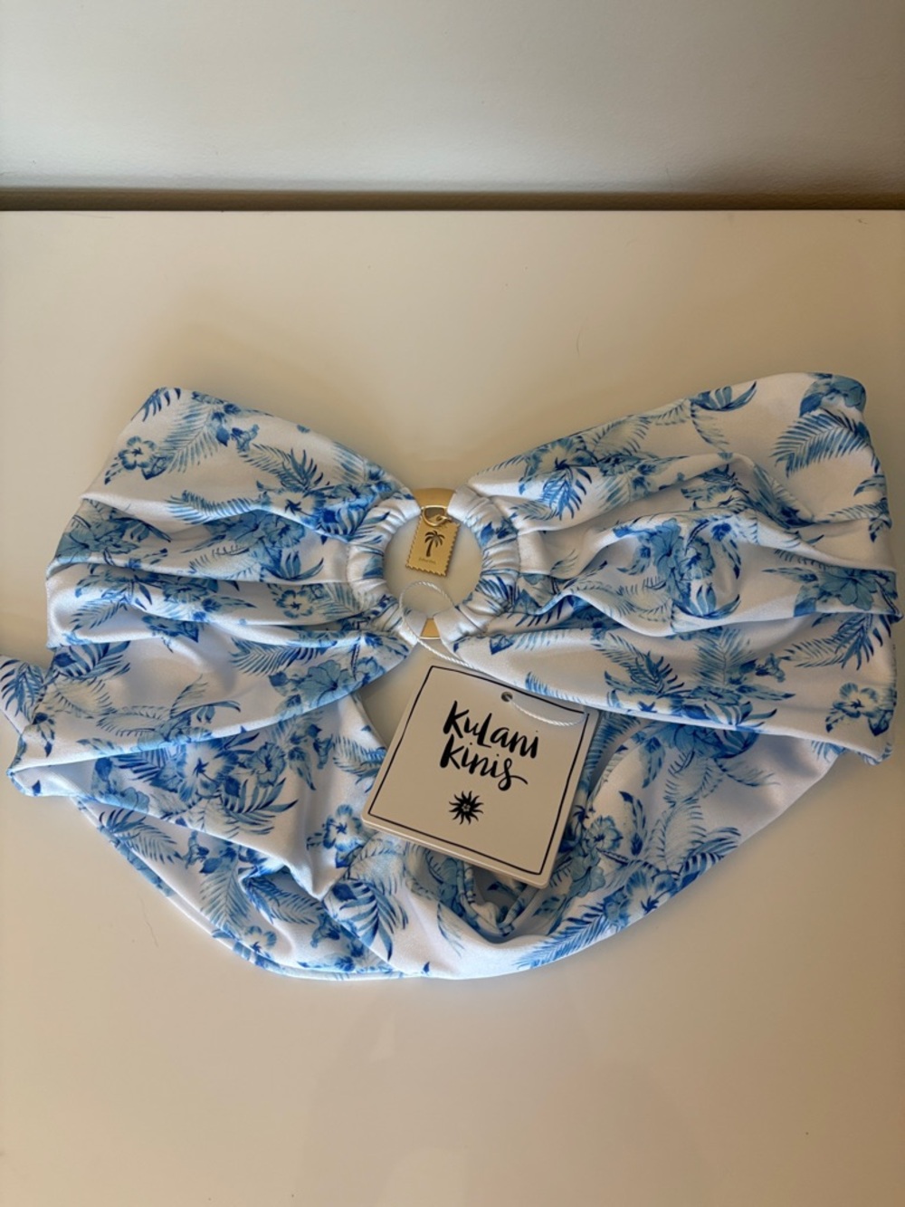 NWT Kulani Kinis Blue and White Floral Bandeau Top with Gold Charm sz L - Picture 2 of 4